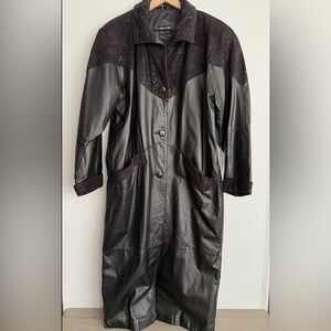 Vintage 80s Pelle‎ Black Leather Trench Coat Shoulder Pads Suede Embossed Trim M